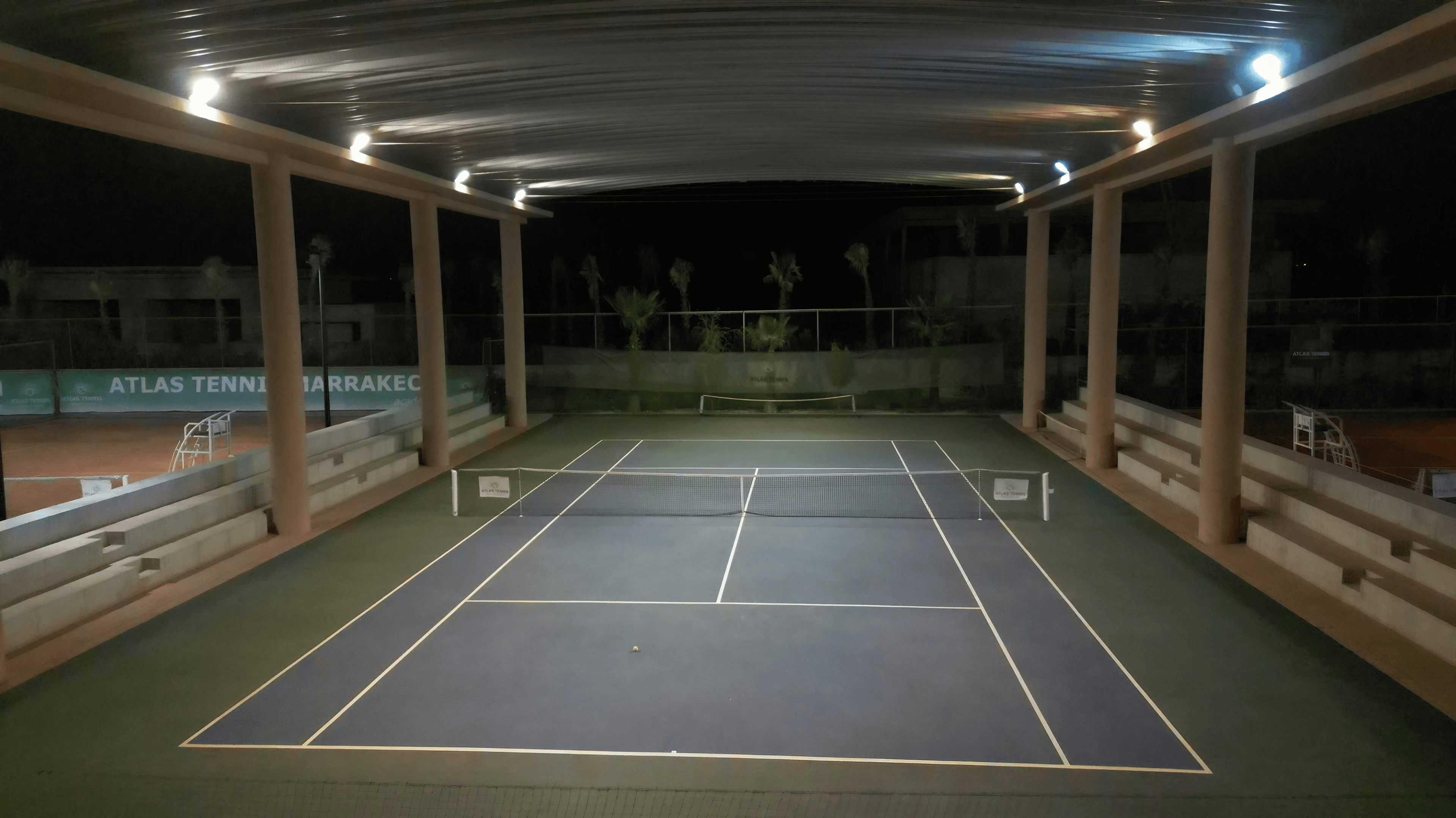 Court de padel bien équipé à Atlas Tennis Padel Marrakech